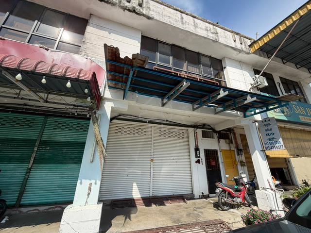 Taman Merak Jaya 2-Storey Shoplot Facing Road Cheaper Whole Unit Rent 1