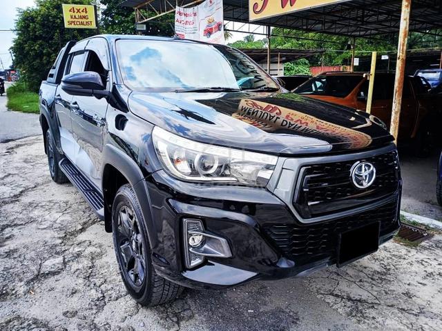 Toyota HILUX 2.8(A)REVO BLACK-EDI VNT 4X4 pickups - 4