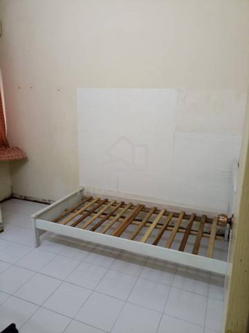 Single Room with Wifi, Own Bath at Kulim Hitech 1