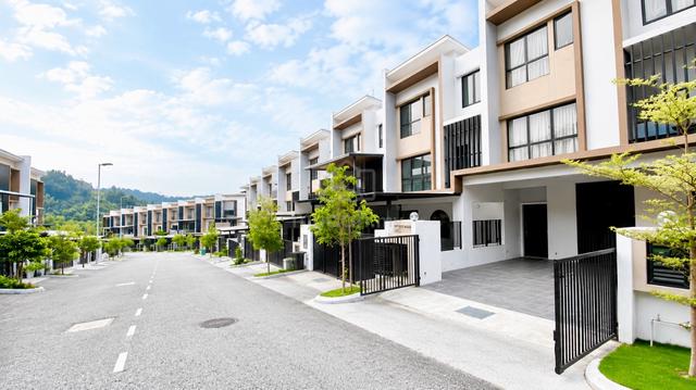 LANDED BARU MURAH🔥3Sty Nassim Heights Ampang🔥BELOW MARKET 1