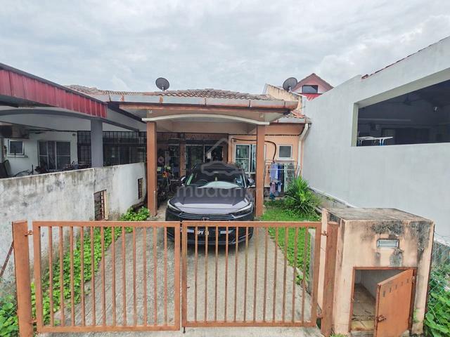 FACING OPEN - Single Storey Taman Lestari Putra Seri Kembangan 1