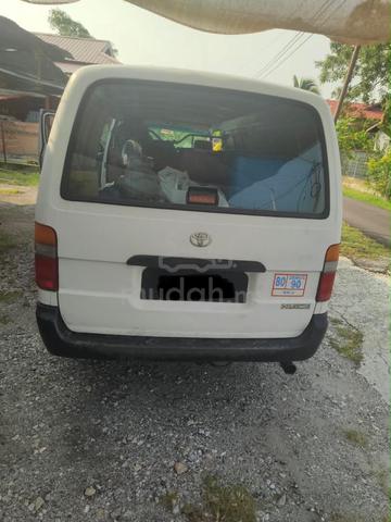 2004 Toyota HIACE 3.0 LH112 (M) - 2