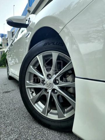 Toyota CAMRY 2.5 HYBRID LUXURY STRONG & TIPTOP CAR - 4