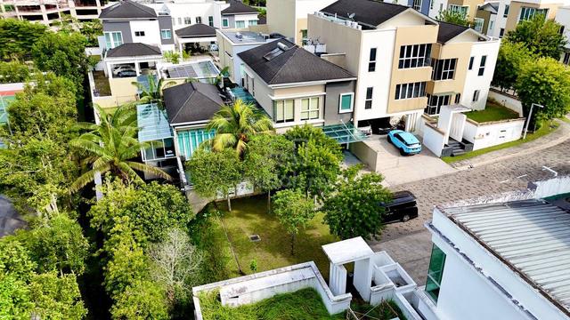 Beautiful Bungalow 3 Storey at Contours Melawati KL 1