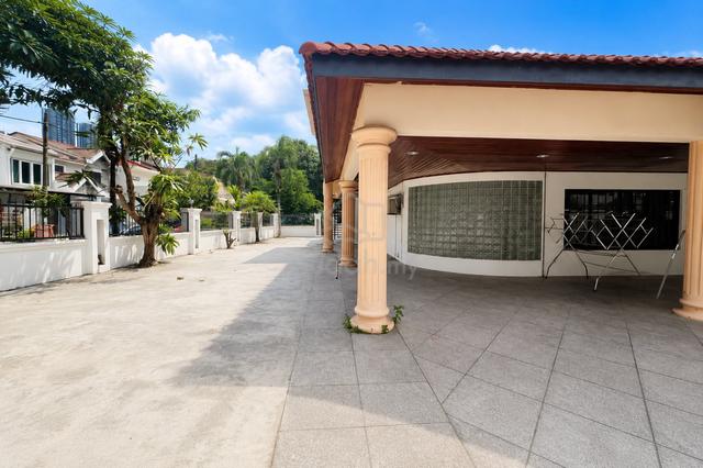 Corner 42x75 Landed House Partly Furnished Bandar Sri Damansara 1