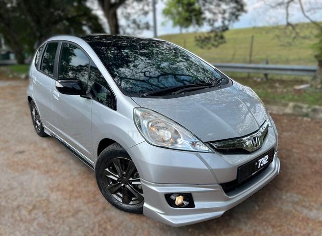 2014 Honda JAZZ 1.3 HYBRID (A) FACELIFT TIPTOP - 1