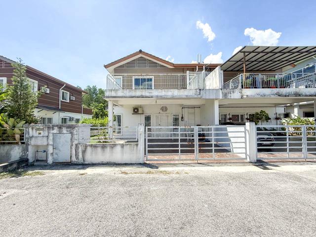 2800sqft‼️Double Storey Semi-D Taman Desiran Bayu, Puchong 1