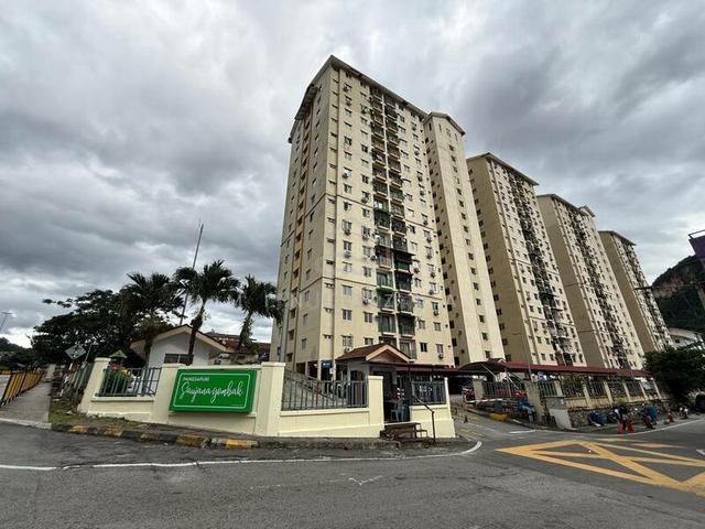 Pangsapuri Saujana Gombak 1