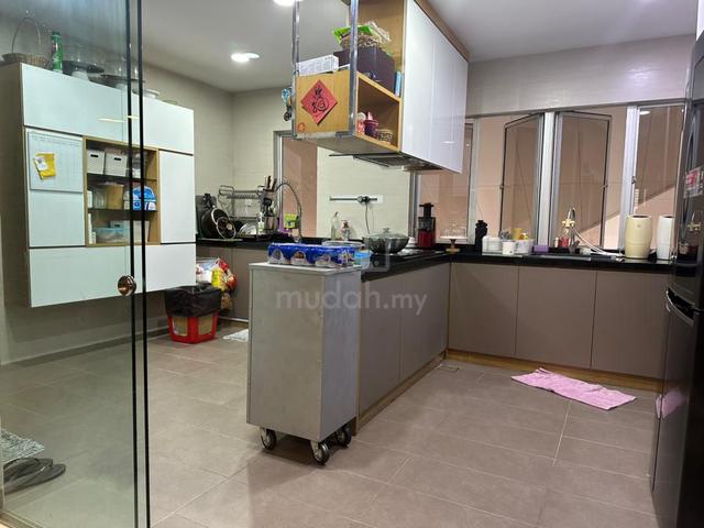 2sty Townhouse Lagenda Mas Batu9 Partly Furnish Gated Guarded 1