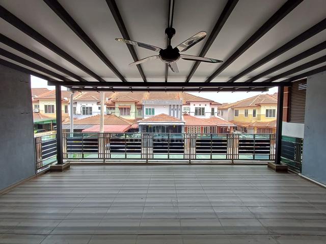 2-Storey Terrace Desa Sri Bayu Rawang 24x70 ±2400 Sqft Large Balcony 1