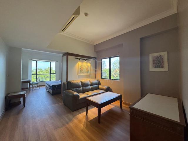 Everly Resort Hotel (Riviera Bay) 1