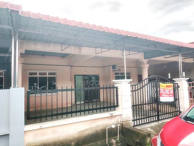 Taman Universiti Parit Raja Single Storey ( 4 Room 1