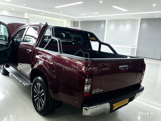 ISUZU D-MAX 2.5 At PREMIUM 4X4 - 2
