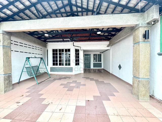 FOR SALE !!!  RENOVATED - SRI PETALING - 1.5 Storey Terrace 1
