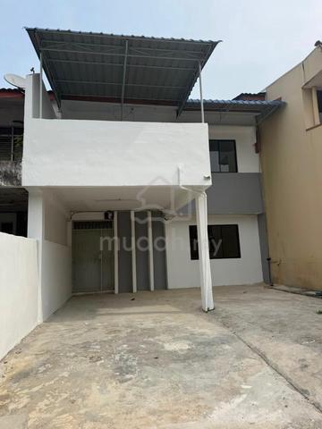Jalan Hijau Muda Taman Pelangi Johor Town Area Terrace House 1