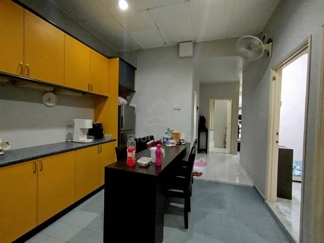 [RENOVATED] Single Storey Terrace, Pulau Gadong 4