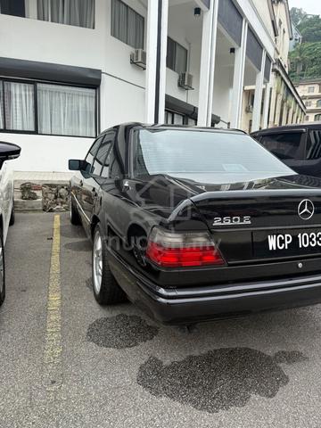 1995 Mercedes Benz 260E 2.6 (A) - 5