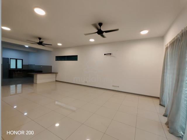 End Lot Double Storey Nahara, Bandar Bukit Raja 1