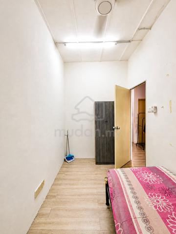 Room Rental 450 only at Bukit Indah 1