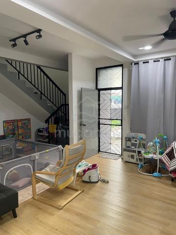 Johor jaya , Jalan keembong , double storey house for Rent 1