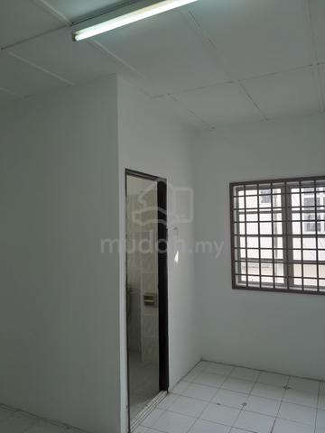 Cheap and Near Senai Airport 4