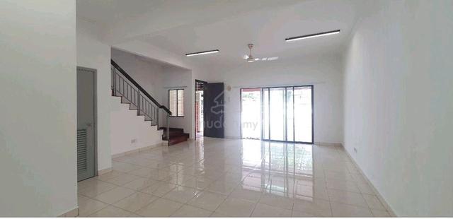 NEAR LRT Bandar Puteri Puchong 2 Storey House For Rent Ready Move In 1
