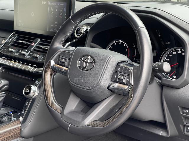 BLACK INTERIOR 2023 Toyota LANDCRUISER 3.5 ZX - 5