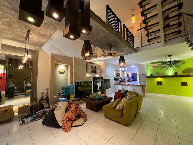 3 storey House Lake fields Sungai Besi For Rent Gated guarded 1