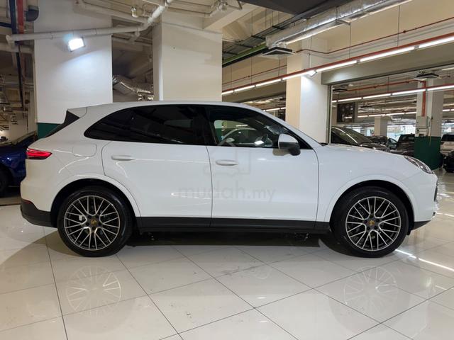 2022 Porsche CAYENNE 3.0 / PDLS / SUNROOF / F/SPEC - 5