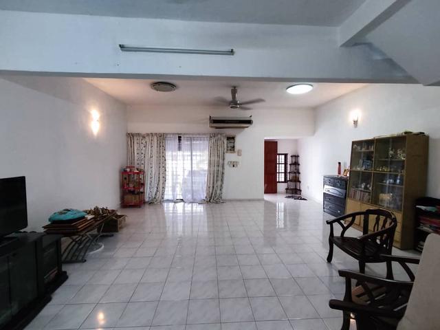 Double Storey Terrace at Island Glades 1