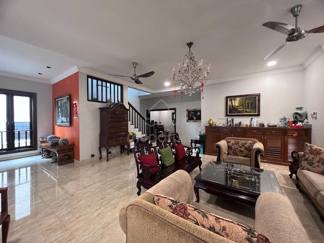 2 sty bungalow For Sale, Bukit Gita Bayu , Seri Kembangan, Freehold 1