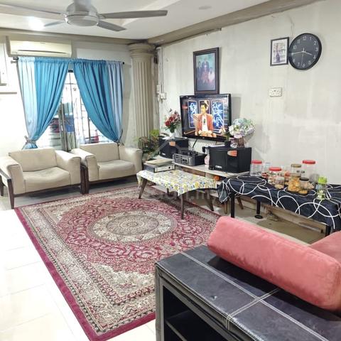 Jalan pekaka,taman perling,johor bahru double storey low cost 1