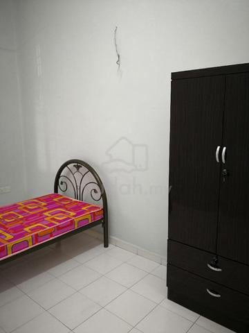Master bedroom Kulim Square for rent 1