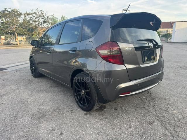 2013 Honda JAZZ 1.5 VTEC 5 SPEED AT Cantik &Kemas - 2