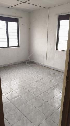 Gunung Rapat Pekan Razaki Double Storey House For Rent 1