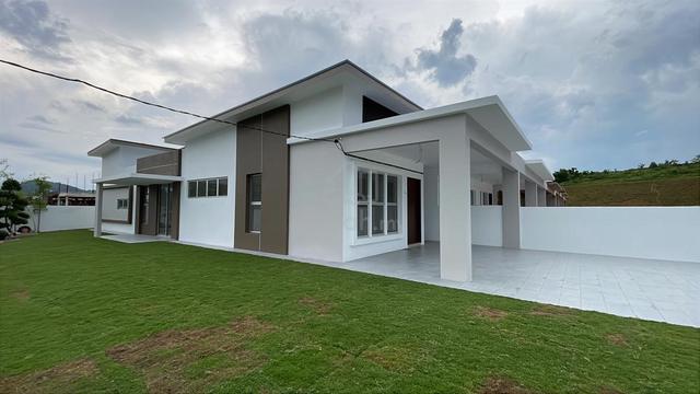 Teres Setingkat Paling Dinanti di KLUANG! 20' x 95'/100' Serendah 366K 1