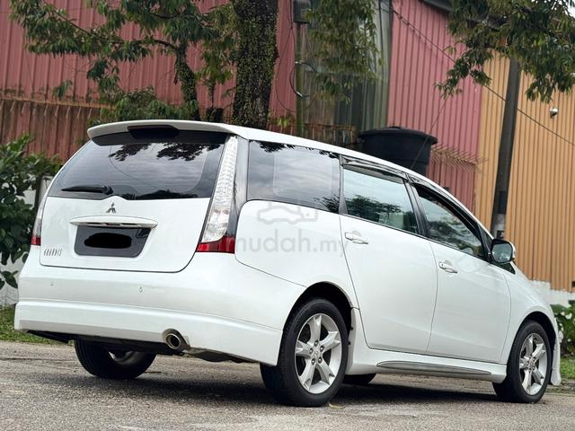 2010 Mitsubishi GRANDIS 2.4 MIVEC ENHANCED (A) - 5