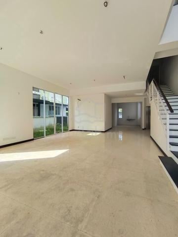 Tmn Villa Sentri, 3 Storey Semi D with Lift, Original, Bukit Mertajam 1