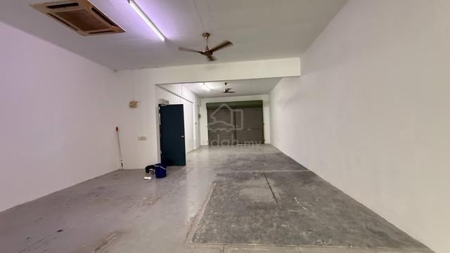 First floor office @ Putra Walk Seri Kembangan For Rent 1
