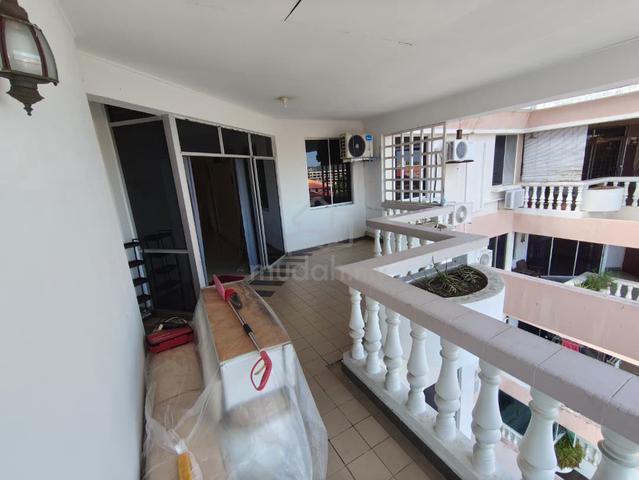 Hilltop Apartment 1