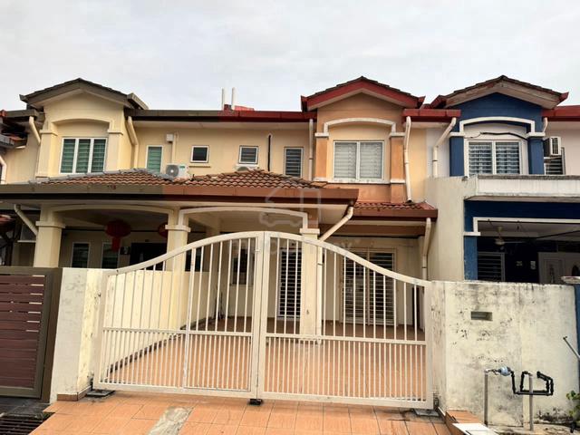Double storey link @ Taman Saujana Puchong 1