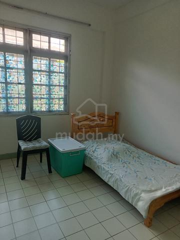 Room in apartment 1