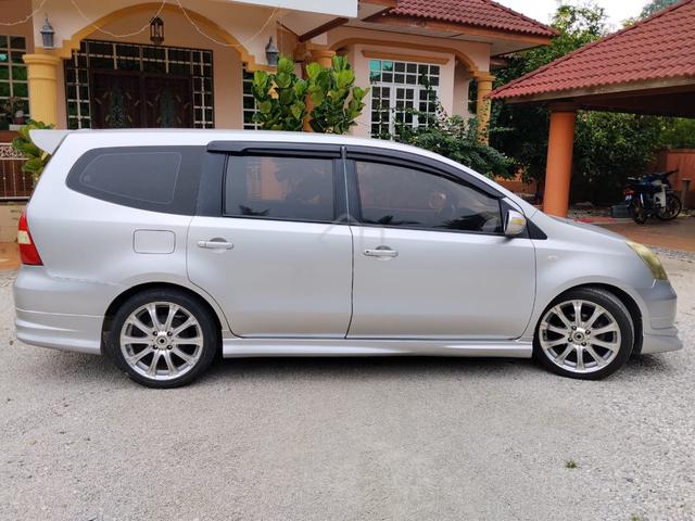 2011 Nissan GRAND LIVINA 1.6 IMPUL (A) - 4
