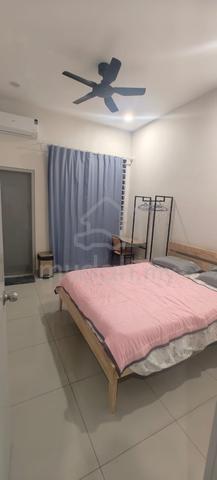 (Medium room 2, House facing SMK bandarputra kulai football field.) 1
