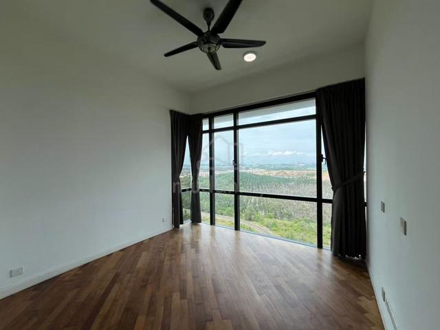 Grand Medini 1