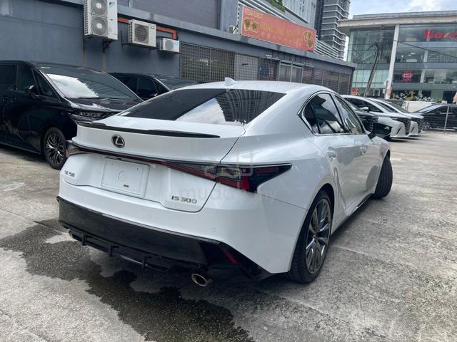 2021 Lexus IS300 2.0 F-SPORT RED INTERIOR UNREG - 4