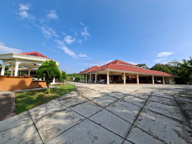 Ulu Tiram Taman Bukit Tiram Double Storey Bungalow and Fruit Farm Sale 1
