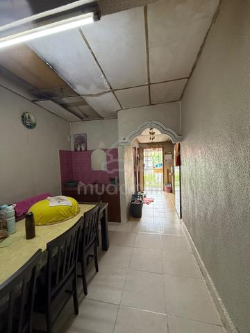 Rumah Teres Setingkat untuk Dijual di Lunas 1