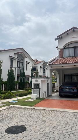 Nice Serene Partly Furnished by The River for Rent at Setia Safiro 1