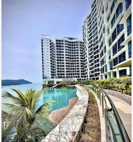 Queens Residences Q1 @ Queens Waterfront 1